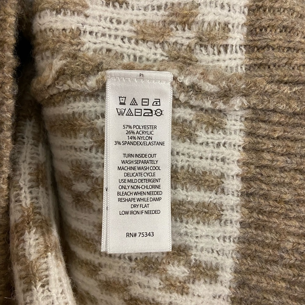 ⭐️SOLD⭐️ Cupcakes & Cashmere Fair Isle Sweater - Picture 7 of 11